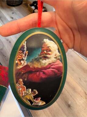 Vintage 1990 Coca-Cola Trim A Tree Collection Santa Tin Ornament Haddon Sundblom